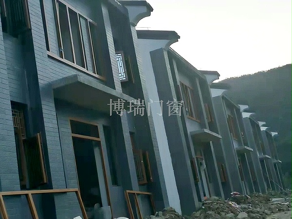 断桥铝窗户
